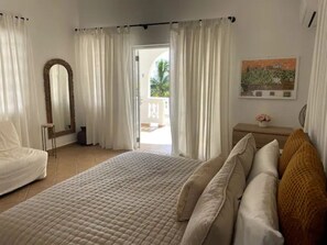 6 bedrooms, WiFi, bed sheets