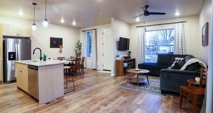 Modern Family Townhome near Downtown Caldwell