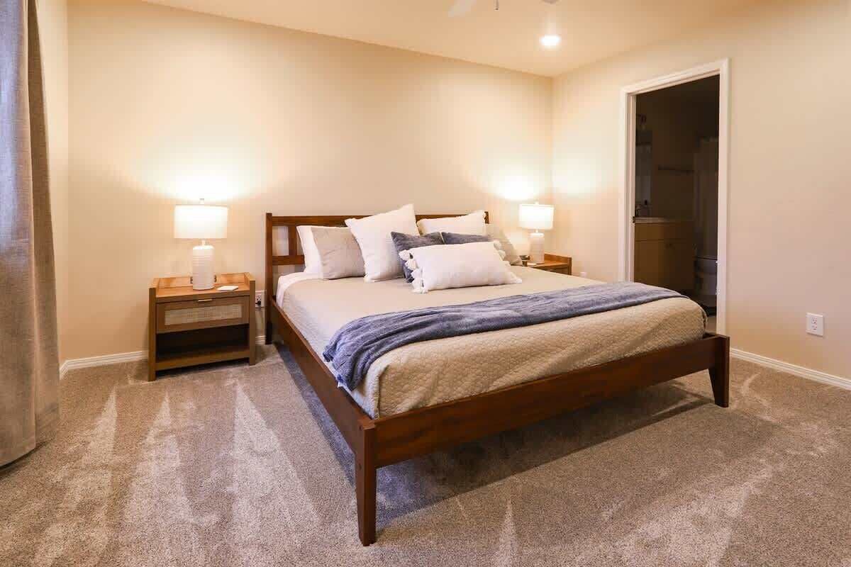 3 bedrooms, iron/ironing board, travel crib, free WiFi