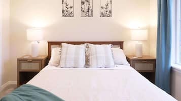 3 bedrooms, desk, iron/ironing board, travel crib