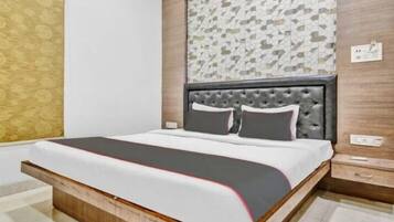 Deluxe Double Room | Free WiFi, bed sheets