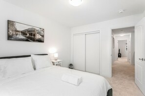 3 bedrooms, desk, iron/ironing board, WiFi