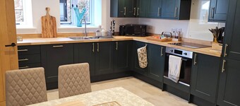 Beautiful dog friendly cosy village barn