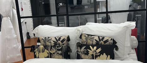 1 habitación, wifi y ropa de cama