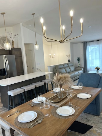 Dining. New construction, Sunset views
