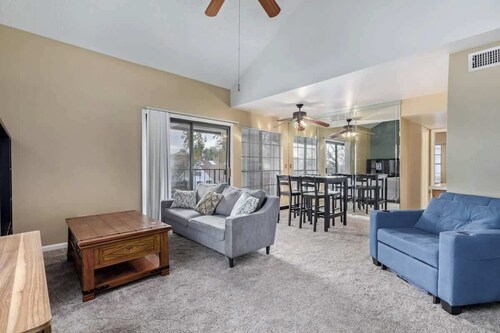 Balcony | Near Glendale Community College