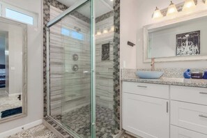 Shower, hair dryer - Memories on Earll | 3BR | PHX | Central (Phoenix)