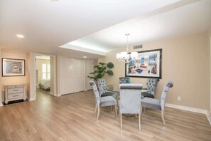 Interior - Biltmore Chic Condo by Golf Course & Hiking Trails (Phoenix)