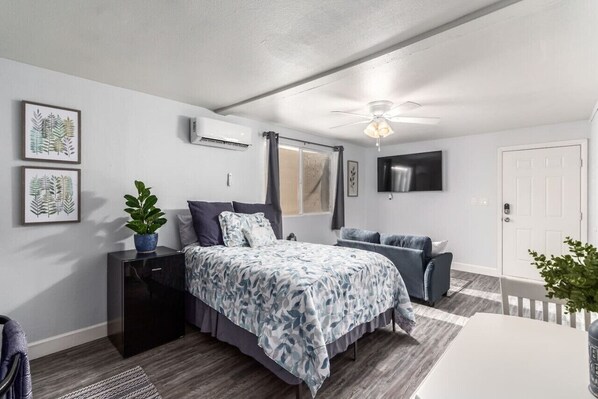 Desk, iron/ironing board, travel crib, WiFi