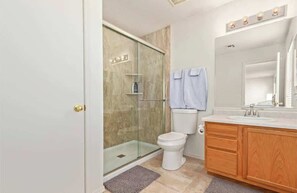 Shower, hair dryer - Casa Arena | North Phoenix | 30 Day Stay (Phoenix)