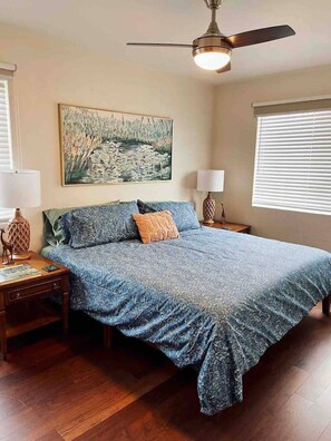 2 soveværelser, skrivebord, strygejern/strygebræt, weekendseng