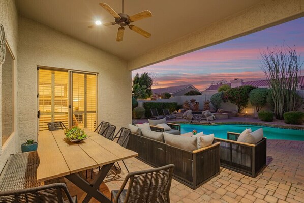 Outdoor dining