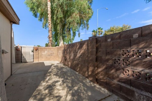 Charming Condo with Pool in Mesa near Tempe