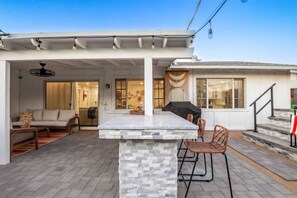 屋外ダイニングエリア