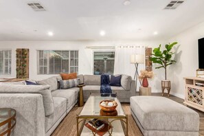 スマートテレビ、書斎 / ワークスペース