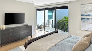 4 bedrooms, desk, iron/ironing board, free WiFi