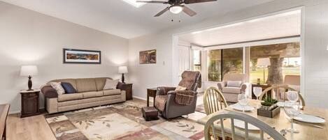 Fernseher, Bücher, Drucker