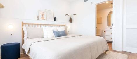 1 chambre, fer et planche à repasser, lit parapluie, Wi-Fi