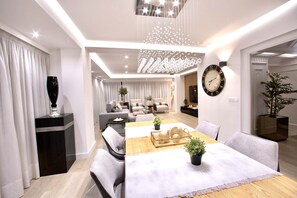 Dining - Cathedral Boutique by Lugo Collection (Lugo)