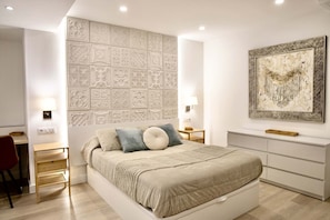 4 Schlafzimmer, Bügeleisen/Bügelbrett