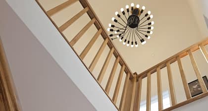 Sleeps 14, Stunning, Dog Friendly, Hot Tub, Rural