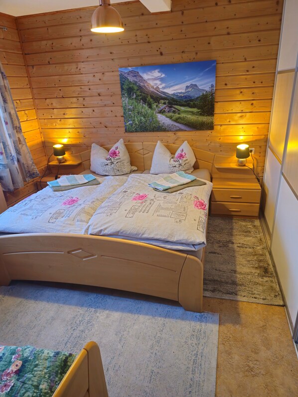 8 makuuhuonetta, silitysrauta/-lauta, Wi-Fi, vuodevaatteet