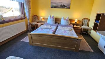 8 slaapkamers, een strijkplank/strijkijzer, wifi, beddengoed