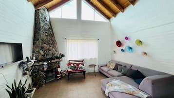 TV, lareira