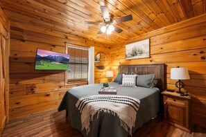 2 bedrooms, iron/ironing board, travel crib, free WiFi
