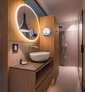 Einzelzimmer | Badezimmer | Dusche, Regendusche, Haartrockner, Fußbodenheizung (Badezimmer)