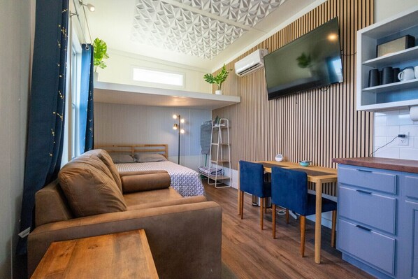 1 bedroom, desk, iron/ironing board, free WiFi