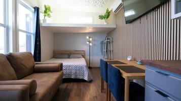 1 bedroom, desk, iron/ironing board, free WiFi