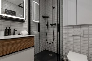 Ducha, secador de pelo, toallas