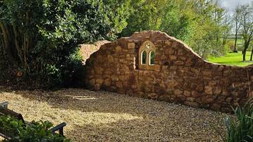 Enceinte de lâhĂ©bergement