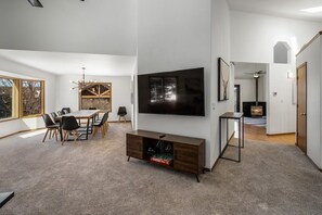 Interior - Bobcat Ridge - Mountain Home (Bozeman)