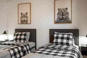 4 bedrooms, iron/ironing board, free WiFi, bed sheets
