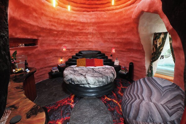 Spa - Stay Inn a Volcano on a Volcano (Mountain View)