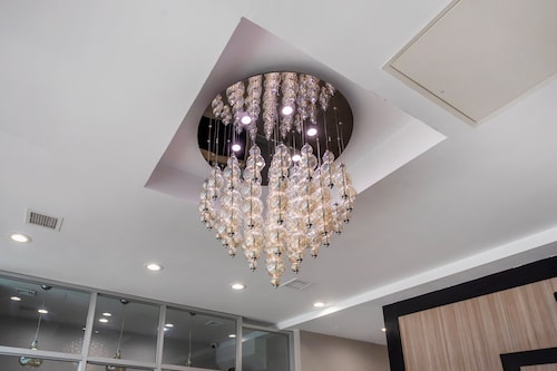 Red Roof PLUS+ Brooklyn - Flatbush Ave