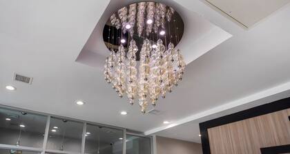 Red Roof PLUS+ Brooklyn - Flatbush Ave