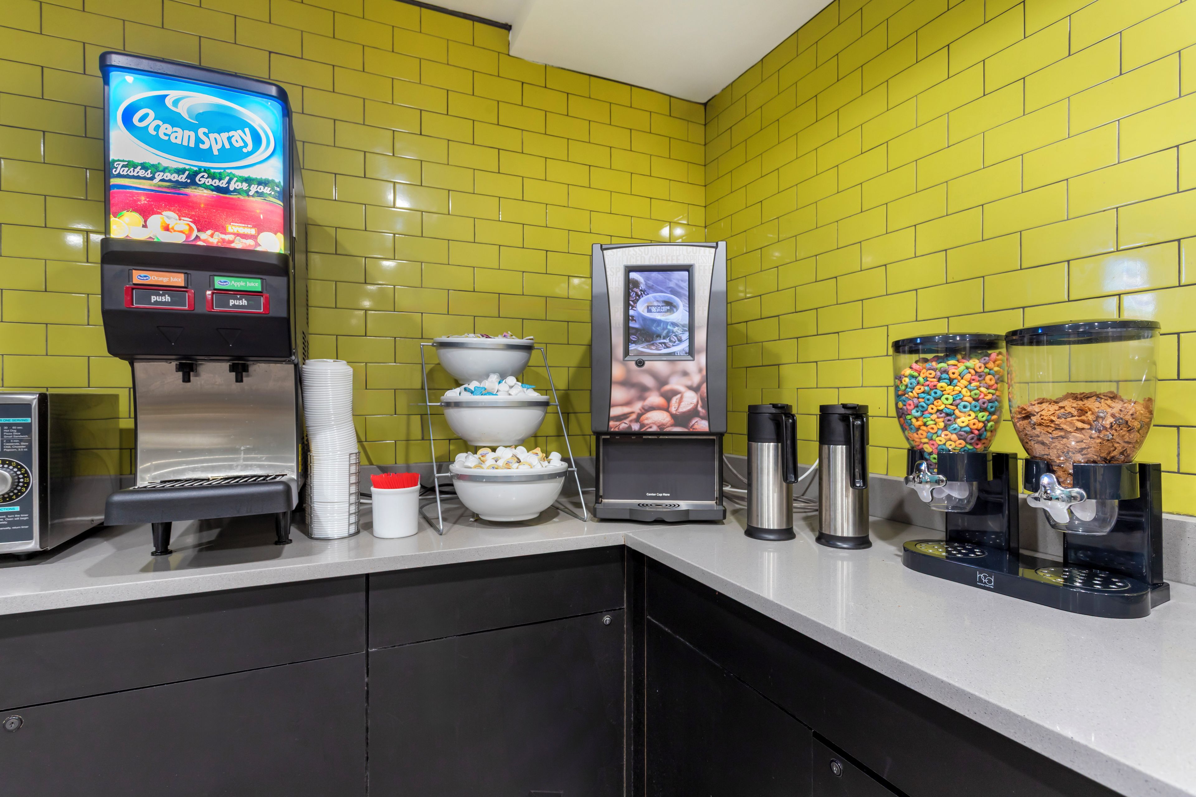 Free daily continental breakfast