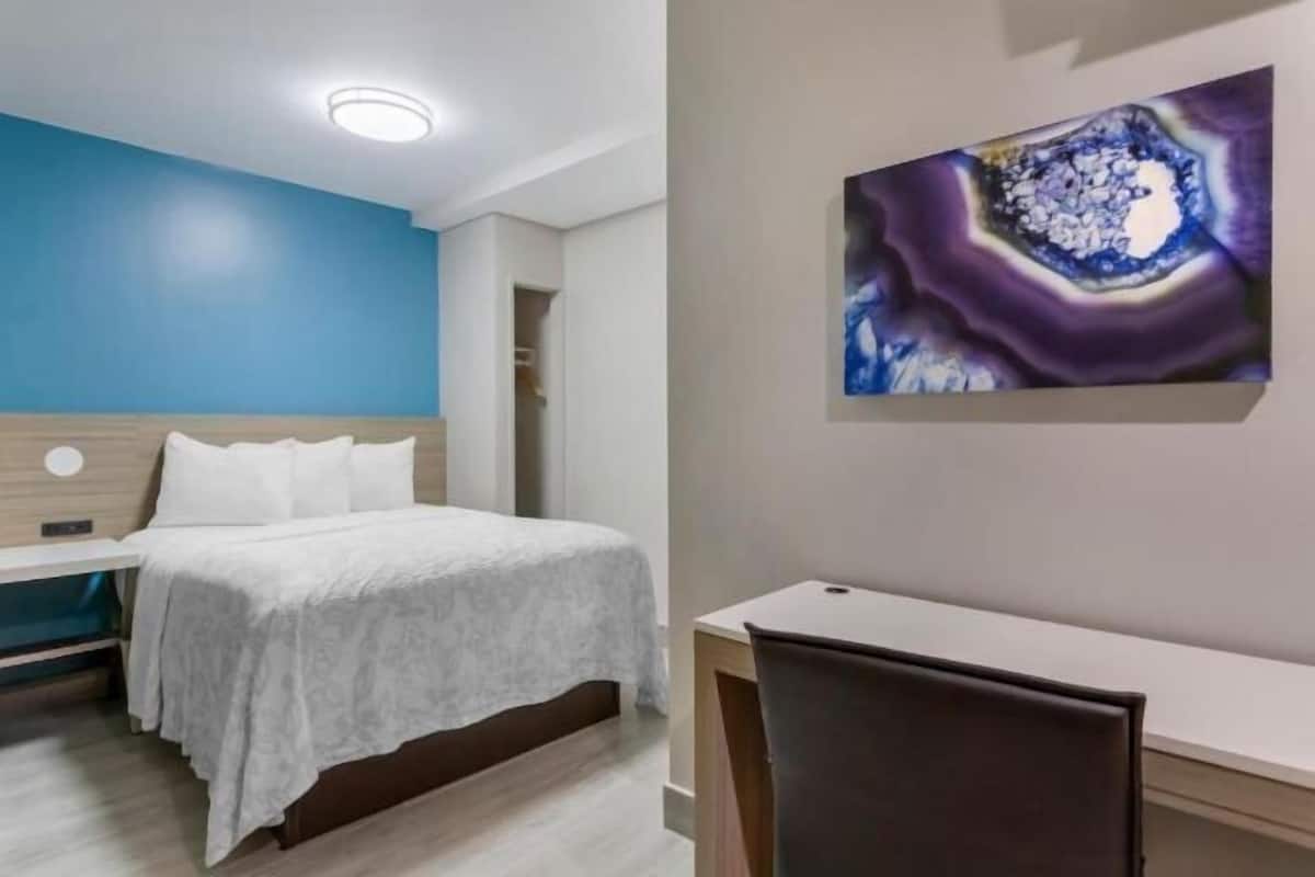 Bureau, espace de travail pour ordinateurs portables