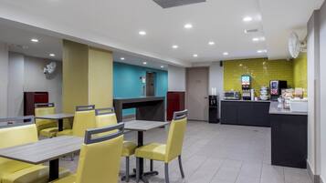 Free daily continental breakfast