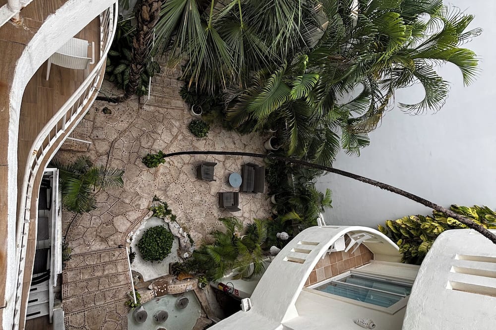Coco Rio Hotel