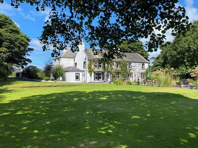 Country house -ideal for films, weddings, family groups , shooting parties 