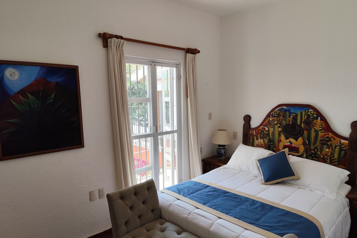 1 bedroom, blackout drapes, iron/ironing board, free WiFi