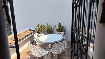 Superior Suite, 1 King Bed | Balcony view