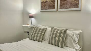 2 bedrooms, iron/ironing board, travel cot, WiFi