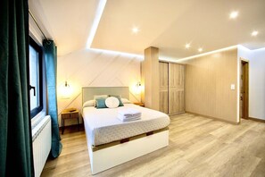 4 Schlafzimmer, Bügeleisen/Bügelbrett