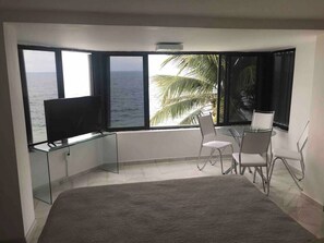 2 soverom, strykejern/-brett, reiseseng for barn og wi-fi