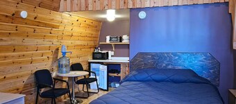 Barn In The Bush - Room 4, King, queen & futon